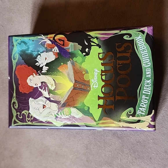 Hocus Pocus Themed Tarot Deck - Picture 1 of 3